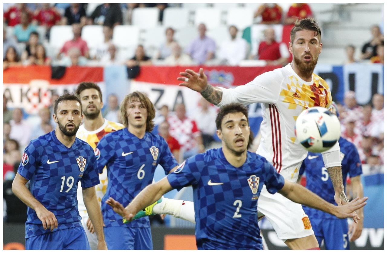 强强对话：欧国联杯赛球队激烈对决