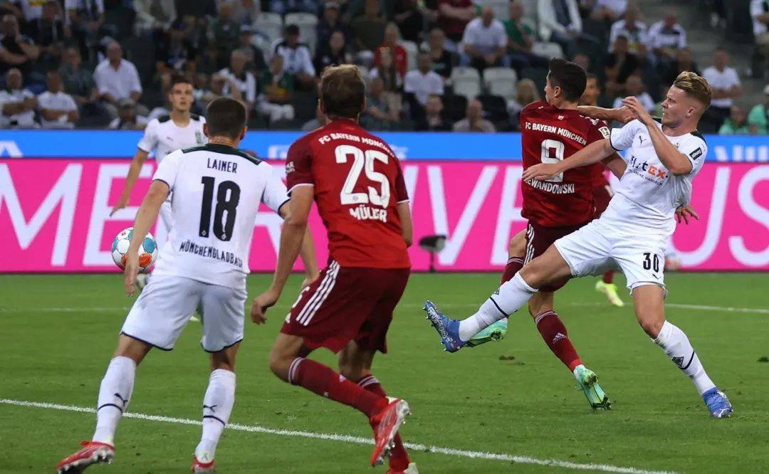 关于多特蒙德替补上场改变战局，拜仁防线瞬间崩溃！的信息