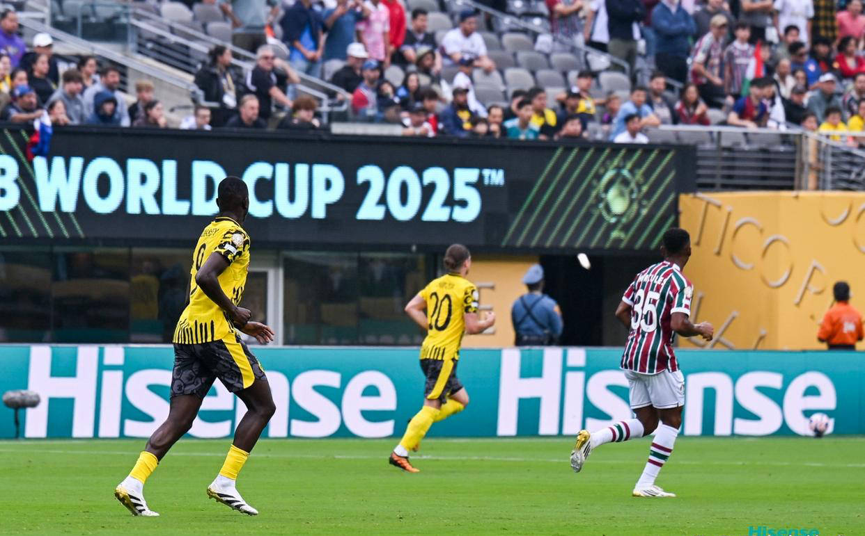 关于多特蒙德连续五场破门，本泽马主帅直言：这小子挡不住！的信息